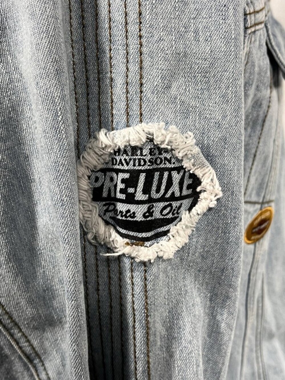 Women’s Sz XL Harley Davidson Denim Jacket Patches Studs Distressed Light Blue - Picture 5 of 13